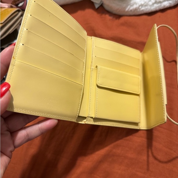 LV medium sized wallet epi yellow - Picture 5 of 8
